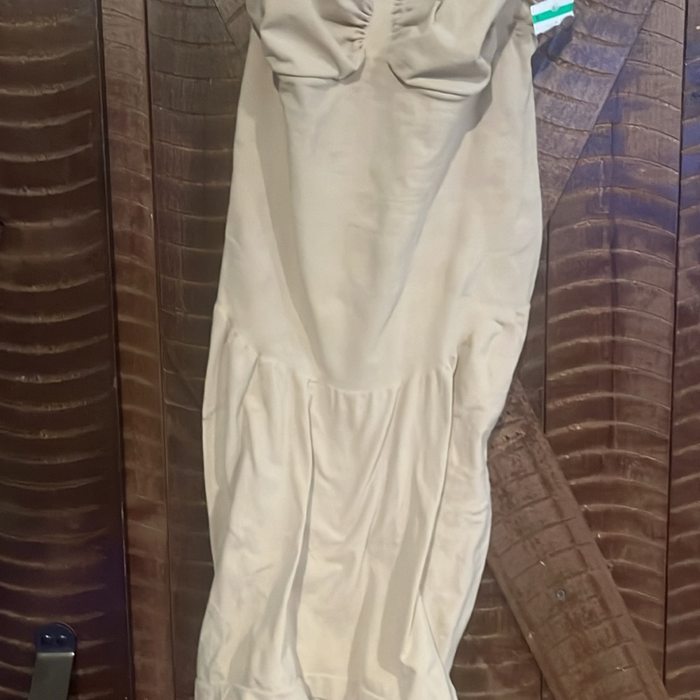 Skims shaping slip plus size - Picture 7 of 9